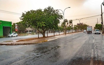 Semana começa com risco de chuva intensa em parte de MS 