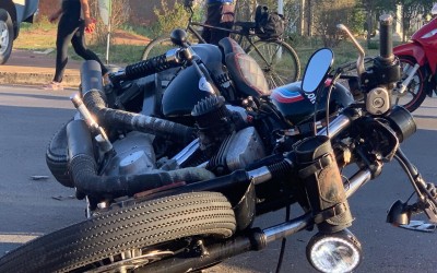 Motociclista que estava em Harley Davison bate em Voyage e é socorrido em estado grave ao hospital 