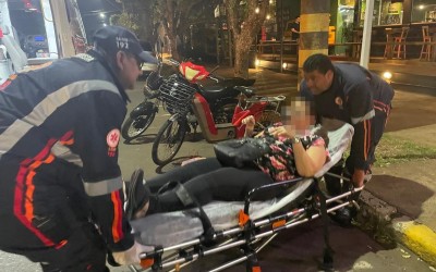 Veja o vídeo: Motorista atropela mulher em bicicleta elétrica e foge do local no Centro de Três Lagoas 