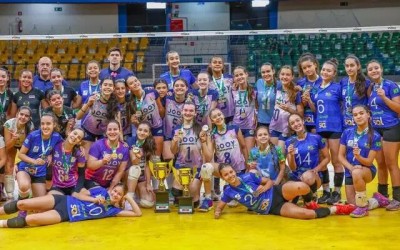 Voleibol - UNITRÊS Objetivo de Três Lagoas perde para equipe da escola Pezão por dois sets a zero 