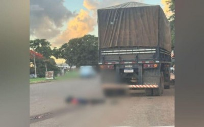 Motociclista morre atropelado por carreta em Campo Grande 