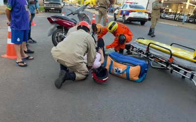 Após não respeitar sinalização de PARE, homem em moto causa acidente no Santos Dumont 