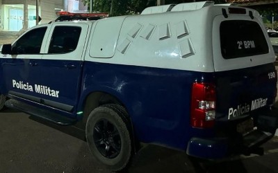 Mulher morre após complicações no parto e seu marido acaba preso por ter um mandado de prisão 