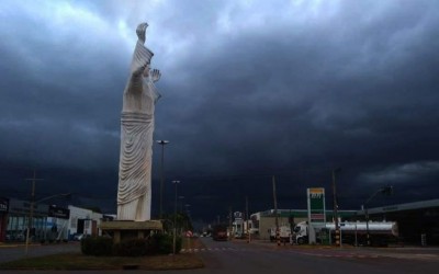 Primeiro Domingo de Verão Será de Calor e Pancadas de Chuva