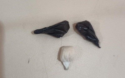 Jovem que portava drogas perto de hospital, também era foragido da Justiça de Três Lagoas 