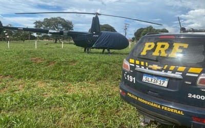 Helicóptero é apreendido 'largado' em fazenda de Paranaíba-MS