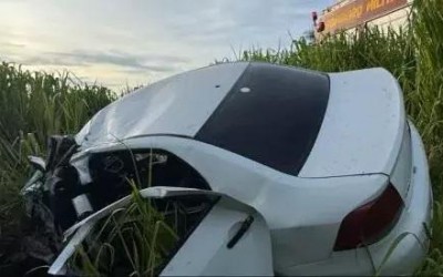 Motorista de 29 anos morre em acidente com carreta na BR-267