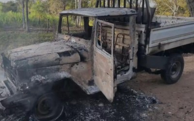 Bombeiros são acionados após dois veículos pegarem fogo em MS