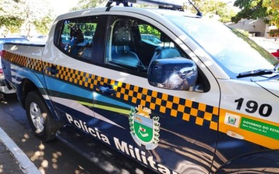  Homem invade apartamento da ex nos “Predinhos”, quebra móveis e pega celular de amiga para impedir chamada à polícia