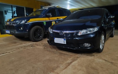 PRF recupera carro roubado na BR-262 entre Três Lagoas e Água Clara — mulher disse que recebeu o veículo como pagamento de dívida