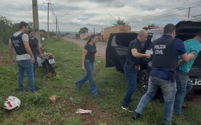 Veja o vídeo: Disfarçado de moto-entregador, homem tenta matar a tiros ex companheira em Três Lagoas e acaba preso após bater em viatura descaracterizada da DAM