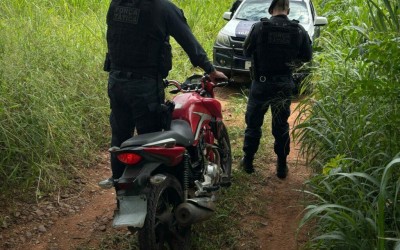 Após denúncia, moto furtada é encontrada em terreno baldio em Três Lagoas 
