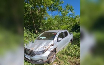 Batida de carros deixa dois feridos na MS-162  