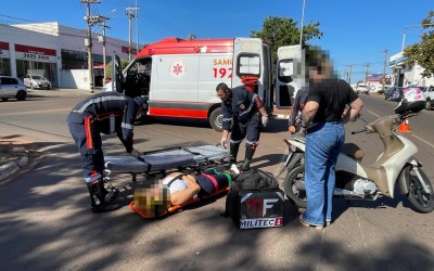 Moto entregadora que trafegava pela preferencial em avenida se envolve em acidente no bairro Jardim Primaveril