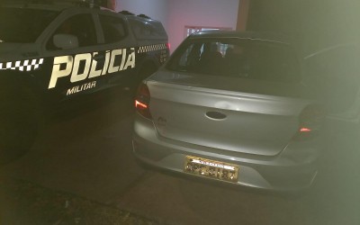 Homem com passagens por roubo, corrupção passiva e associação criminosa empresta carro à amiga e 