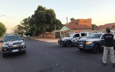 De dentro da cadeia, líderes do Comando Vermelho teriam ordenado ataques em Três Lagoas; dupla é transferida para presídio federal