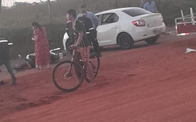 Grave colisão entre duas motos deixa mulher ferida e com intenso sangramento na cabeça em Três Lagoas