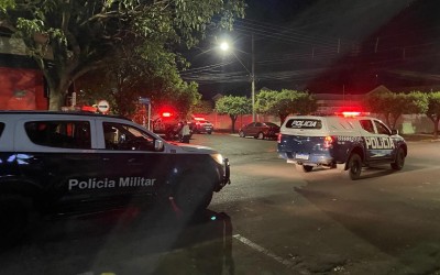 VEJA O VÍDEO: “Brotou viatura”: PM chega em peso e impede que briga entre grupos termine em confusão maior após saída da Festa do Folclore em Três Lagoas