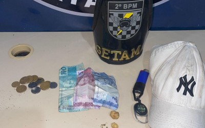 Tornozeleira no pé e crack no bolso: GETAM prende suspeito de tráfico ao lado da Rodoviária de Três Lagoas