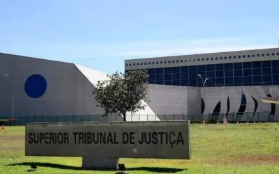 “Era namoro”? Justiça diz não: Homem que se relacionou com menina de 13 anos é condenado a 8 anos de prisão