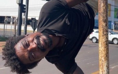 VEJA O VÍDEO: “Saci” já perdeu as contas de quantas passagens tem; não mandou alô pro Fantástico, mas fez acrobacia em placa de Três Lagoas