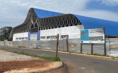 Cadê o shopping popular prefeito Cassiano Maia? R$ 15 milhões de obra que está abandonada em Três Lagoas  