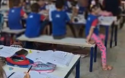 VEJA O VÍDEO: Que vergonha, prefeito: Denúncia aponta alunos tendo aulas em corredores e cantina de escola municipal de Três Lagoas