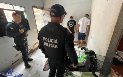 VEJA O VÍDEO: Algema erótica, brinquedo de sex shop e drogas são encontrados em ocorrência inusitada em Três Lagoas; bicicleta elétrica furtada também foi recuperada