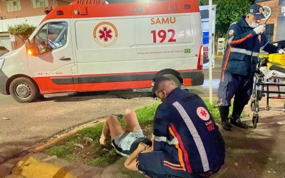 VEJA O VÍDEO: Câmeras registram grave acidente entre moto e Fiat Uno no centro de Três Lagoas; motociclista fica ferida