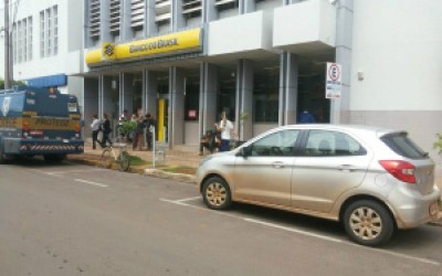 Após reunião, bancários continuam em greve por tempo indeterminado 