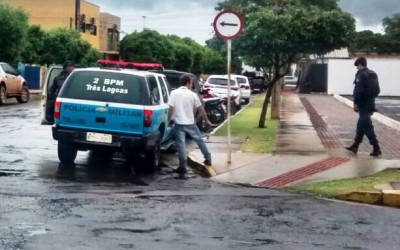 Vítima de assalto perde R$ 5 mil em “saidinha” de banco 