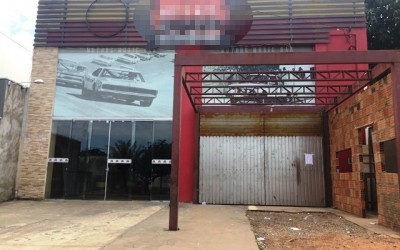 Revólver é encontrado dentro de bumbo de bateria em casa de shows 