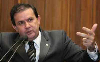 Eduardo Rocha pede mais moradia para população de Rio Brilhante