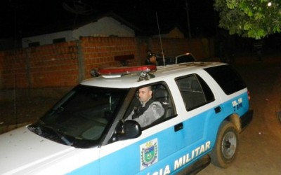 Jovem agride e ameaça matar a própria mãe com faca na Vila Piloto