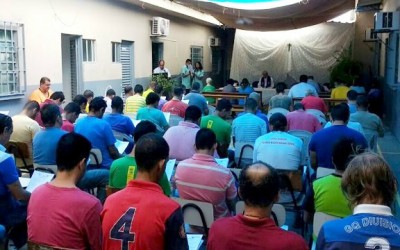 Penitenciária de Três Lagoas recebe Missa e confissão de detentos