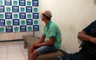 Filho agride violentamente a própria mãe e a ameaça de morte