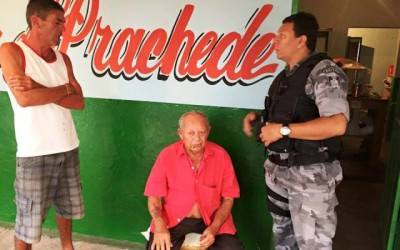 Idoso é agredido com socos e coronhadas em assalto no Santos Dumont 