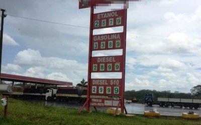 Com gasolina a R$ 4,15, consumidor compra combustível em Estado vizinho