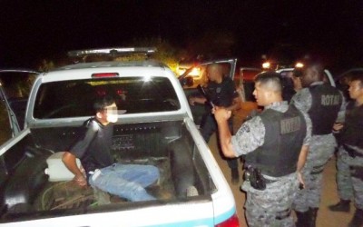 Patrulha Rural troca tiros com ladrões e prende um por tráfico de drogas 