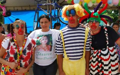 Pelo 7º ano consecutivo, mãe de jovem assassinada faz festa em homenagem a filha 