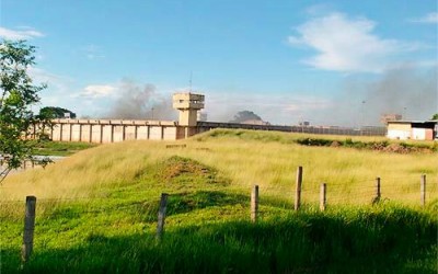 Presos fazem rebelião em duas penitenciárias da região