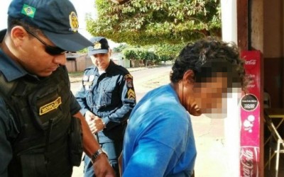 Irmão esfaqueia homem no peito em frente à empresa e foge em seguida