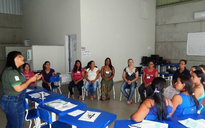 Mulheres da fazenda Periquitos realizam curso de qualidade de vida e orçamento familiar