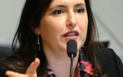 Senadora diz que fala de Temer sobre as mulheres foi infeliz