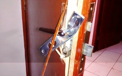 Casa é invadida e bandidos levam cofre no Jd. Alvorada