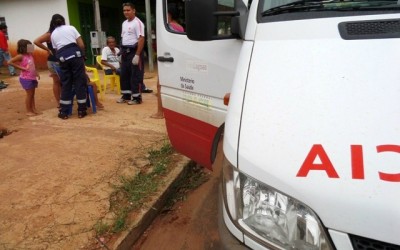 Menina de 09 anos cai de pé de siriguela e fica ferida