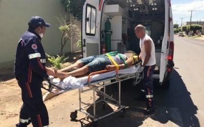 Mais um motociclista fica ferido em cruzamento na Rua Marechal Deodoro 