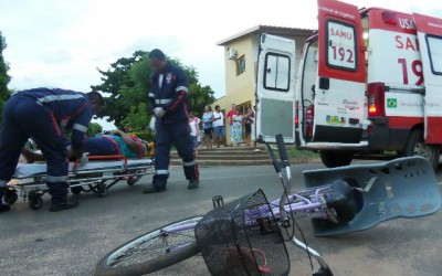 Tatuador bate em ciclista que andava pela contra mão; SAMU foi chamado no resgate 