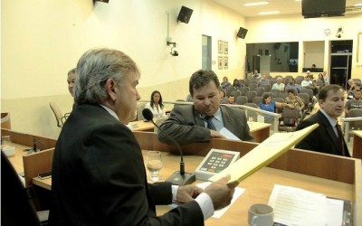 Vereadores aprovam lei que prevê multa a quem dá trote contra Samu