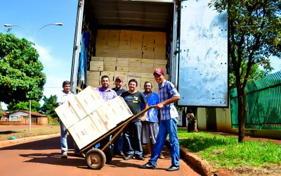 Empresa Fíbria doa 450 kits apiários para apicultores de Selvíria 